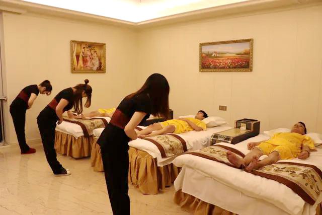 当代年轻女性择业观之变 为何宁做足浴师不进工厂？